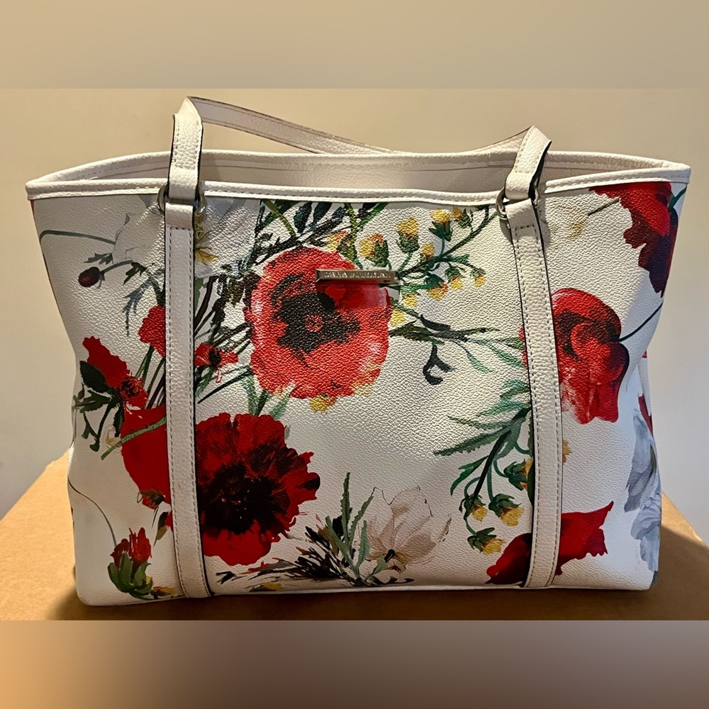 Floral White and Red Poppy Women's Bag